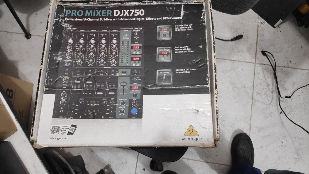 Behringer djx750 professional 5 channel dj mixer with usb